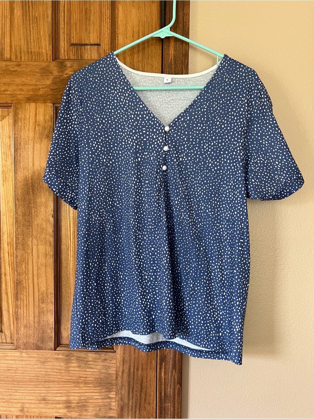 Women’s Navy Blue Dot V-Neck Short Sleeve Cold Shoulder Top